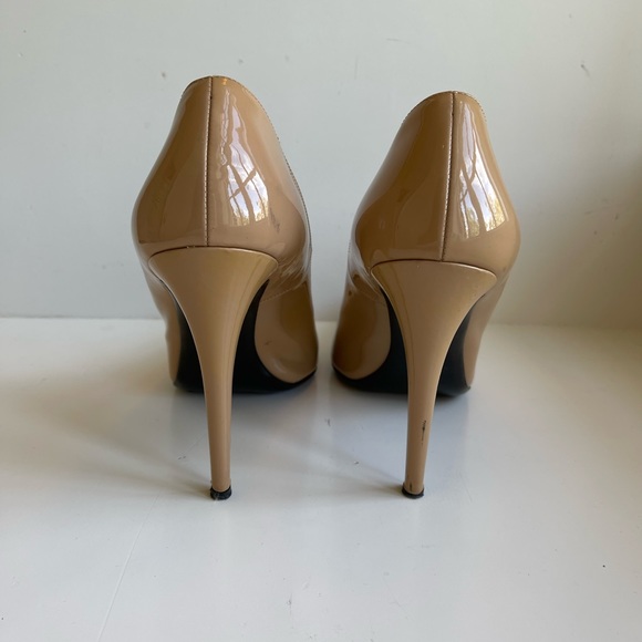 Authentic PRADA Beige Nude Patent Leather Round Toe Stiletto Heel Pump Size 39.5 - Picture 4 of 12
